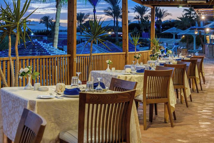 Dining 54 of 70