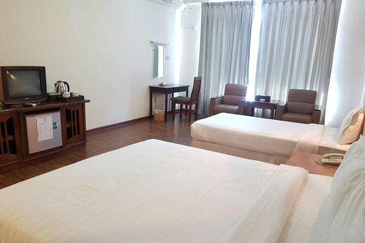 Room 10 of 40