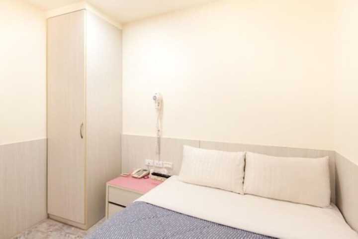 Room 26 of 50