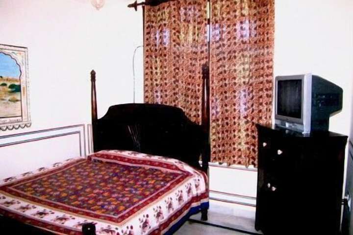 Room 14 of 26