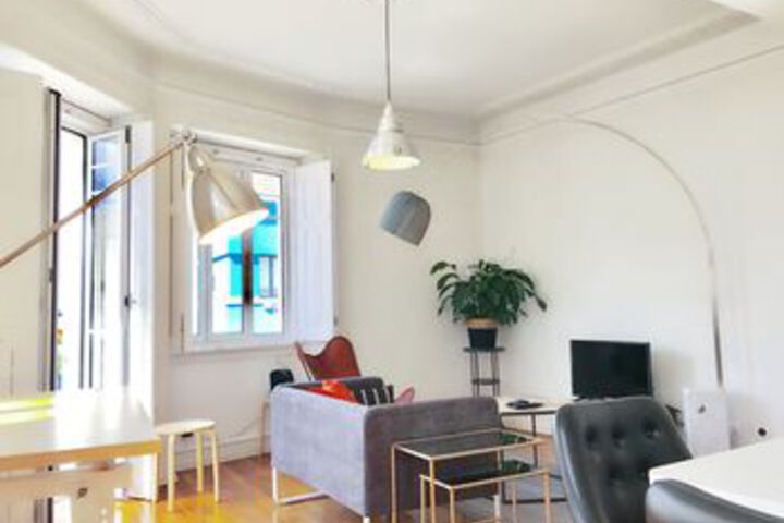Avenidas Novas by Homing
