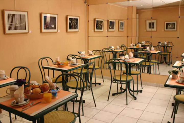 Breakfast area