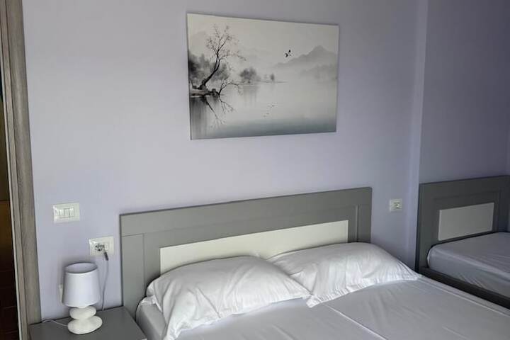 Room 4 of 30