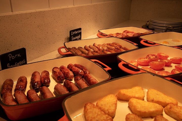 Breakfast/Coffee Service 105 of 210
