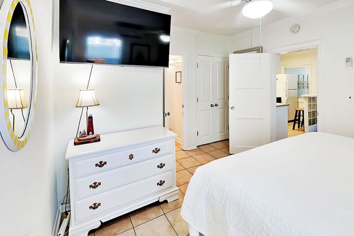 Room 4 of 25