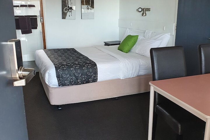 Room 11 of 42