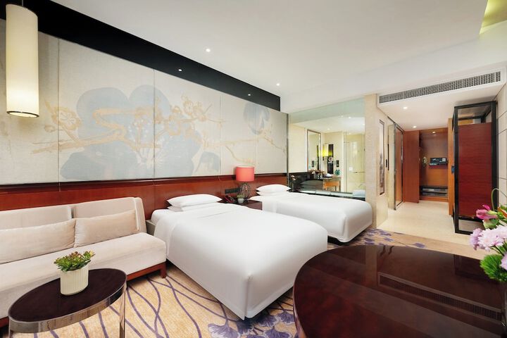 Room 26 of 124