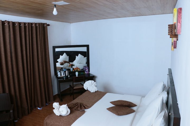 Room 3 of 34