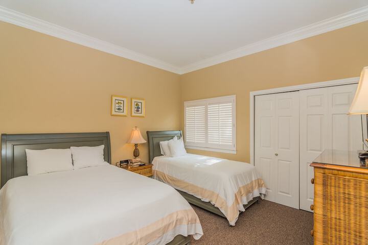 Room 26 of 262