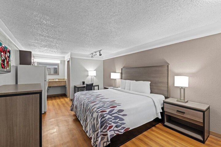 Room 18 of 36
