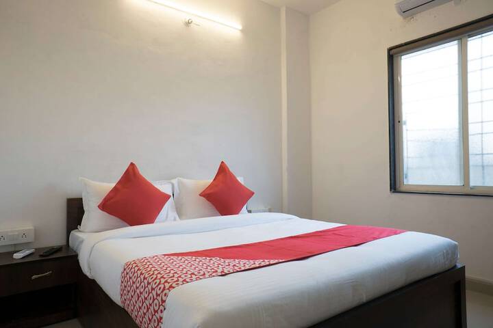 Room 9 of 26