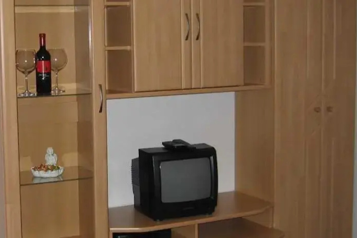 Room 3 of 10