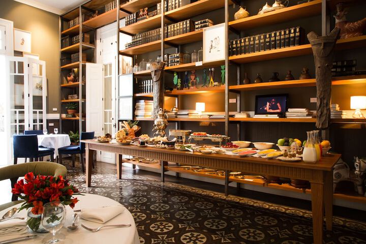 Breakfast/Coffee Service 28 of 45
