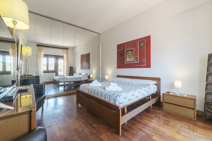 Room 6 of 14