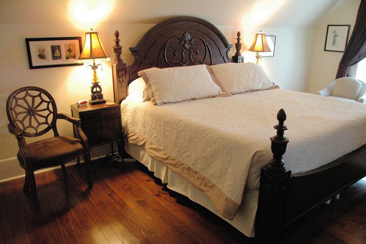 Room 3 of 27