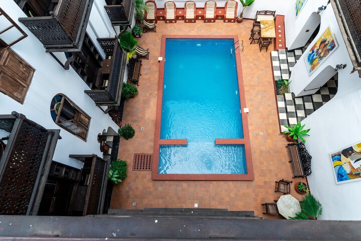 Pool 91 of 127