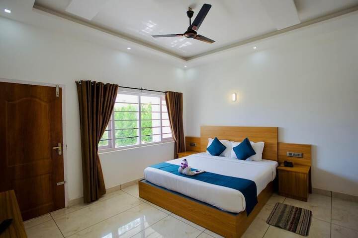 Room 2 of 35