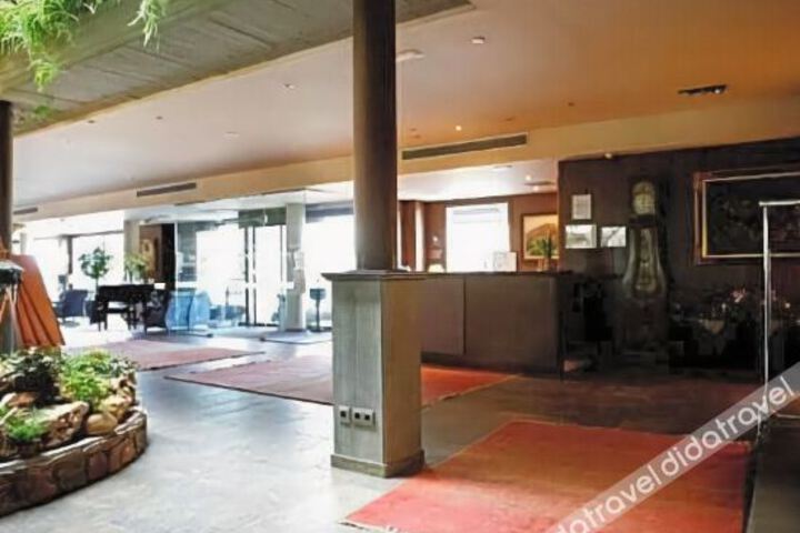 Hotel Interior 7 of 37