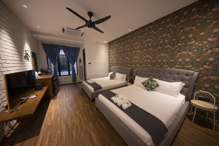 Room 42 of 49
