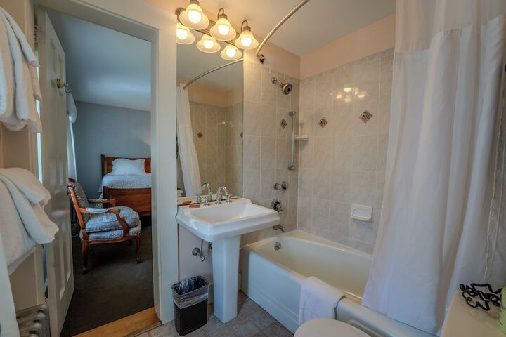 Room 73 of 129