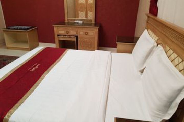 Room 14 of 25