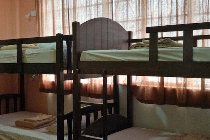 Room 16 of 36