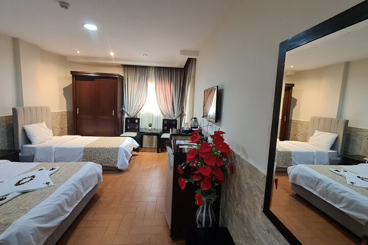 Room 98 of 340