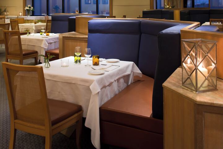 Dining 41 of 58