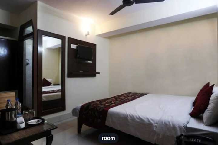 Room 2 of 37
