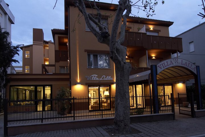 Hotel 38 of 39