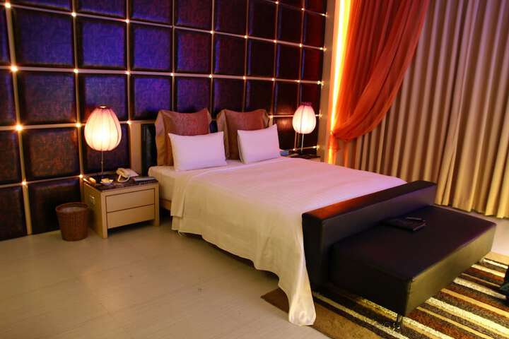 Room 10 of 22