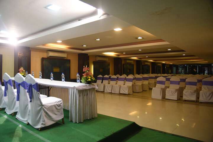 Ballroom/Hall 39 of 57