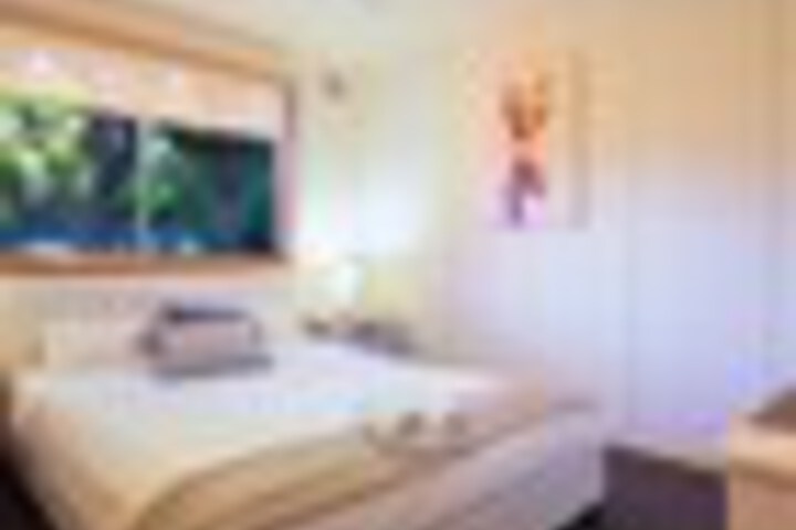 Room 5 of 252