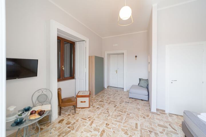 Room 28 of 60