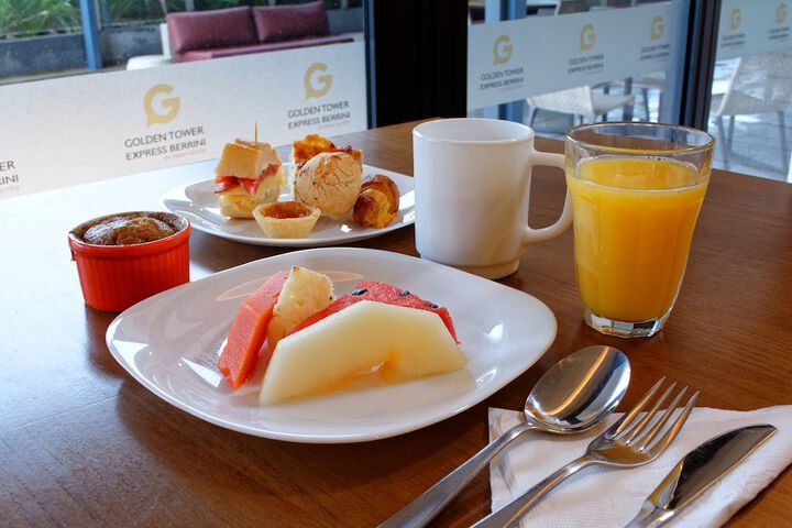 Breakfast/Coffee Service 43 of 48
