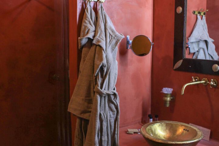 Room 24 of 70