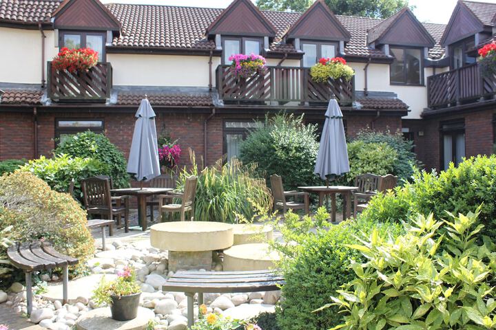 Hotel Exterior 54 of 60