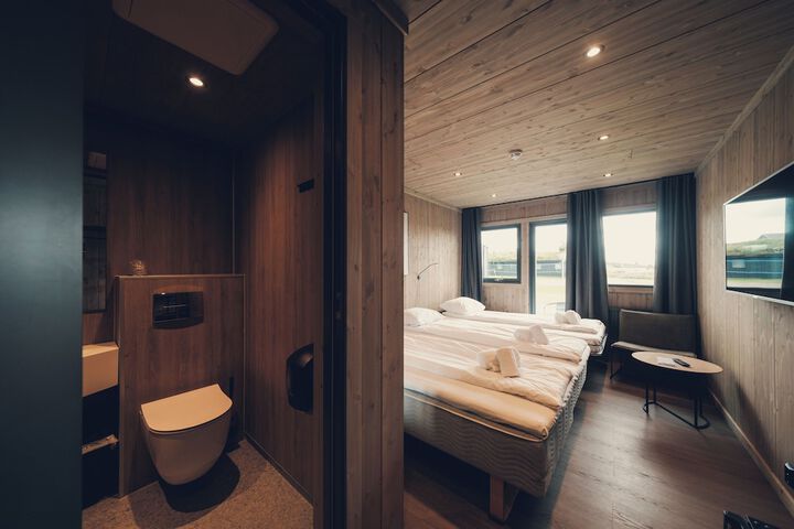 Room 41 of 114