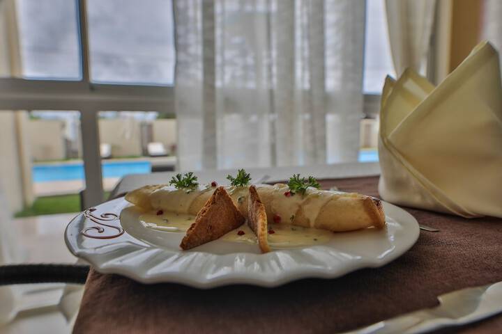 Dining 23 of 41