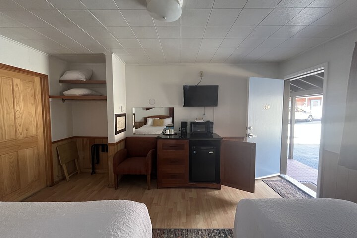Room 79 of 133