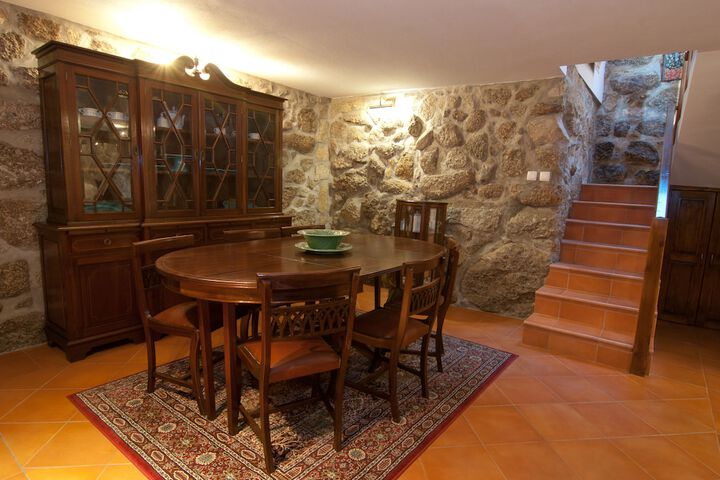 Room 4 of 193