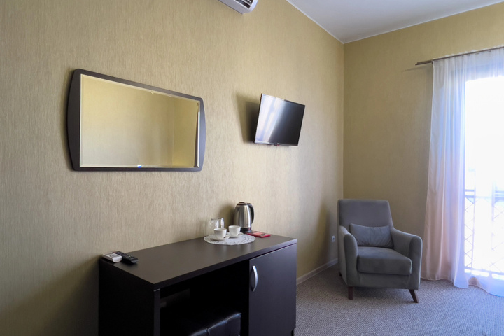 Room 12 of 21