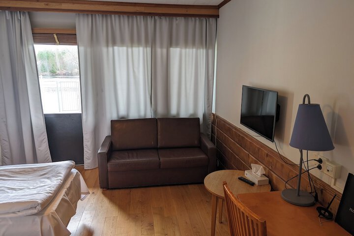 Room 8 of 25