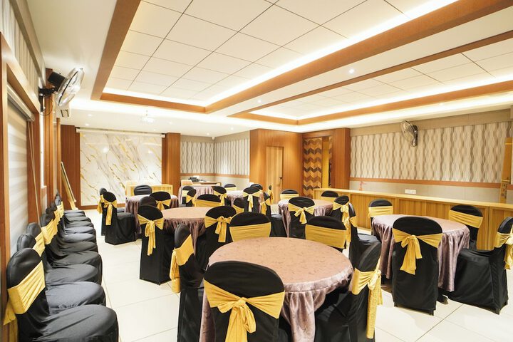 Room 9 of 83