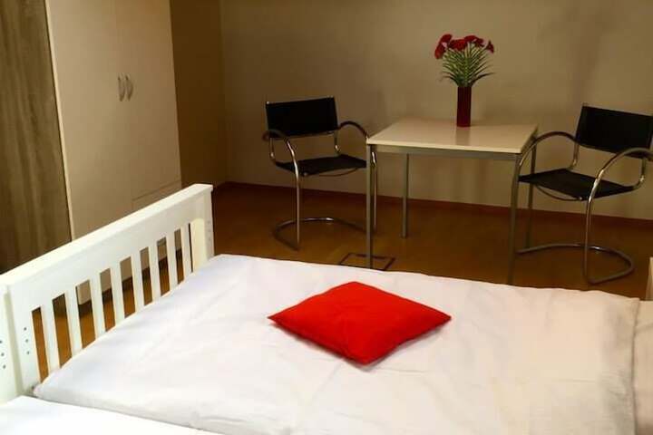 Room 9 of 29