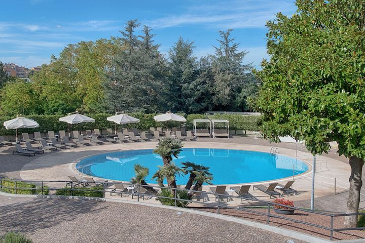 Pool 40 of 75