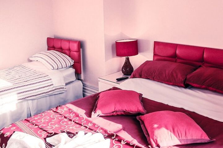Room 10 of 20