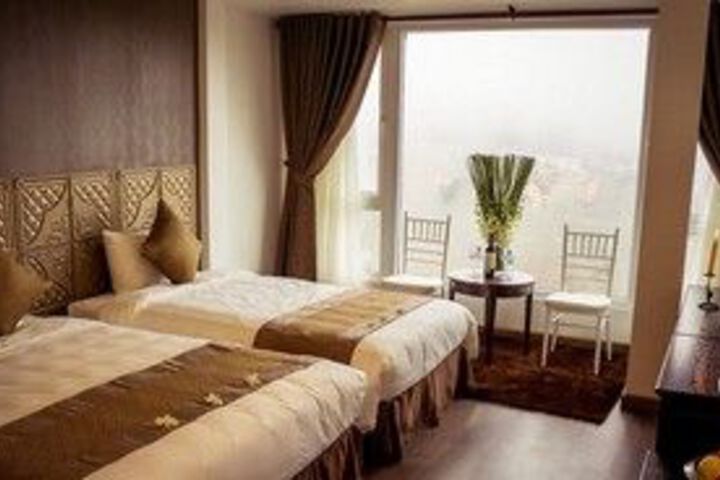 Room 10 of 37