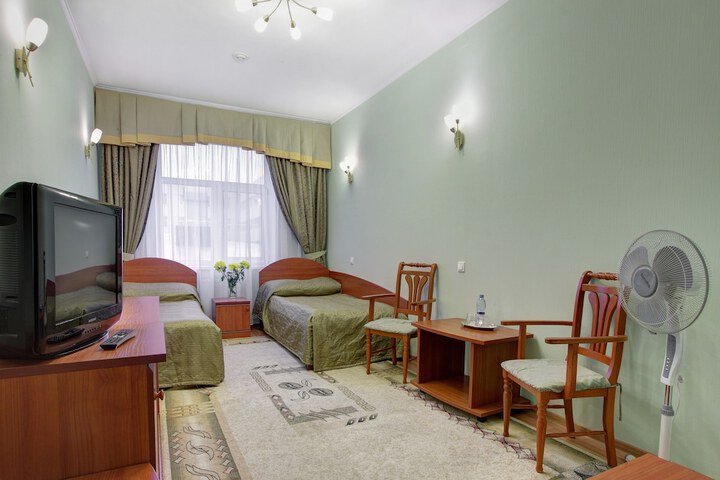 Room 16 of 36