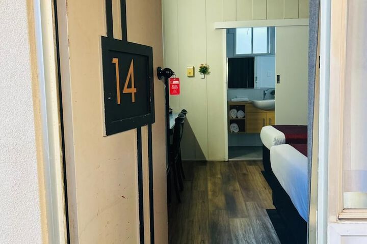 Room 20 of 55